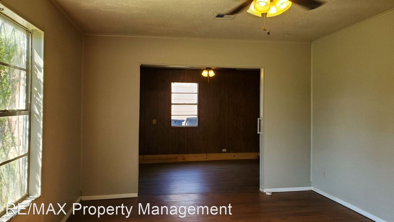 412 Chisholm Cir - Photo 2 of 19