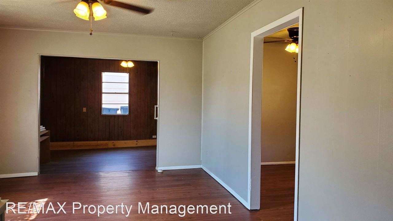 412 Chisholm Cir - Photo 3 of 19