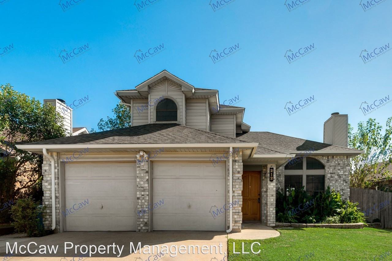 212 Cutting Horse Ln - Photo 3 of 20