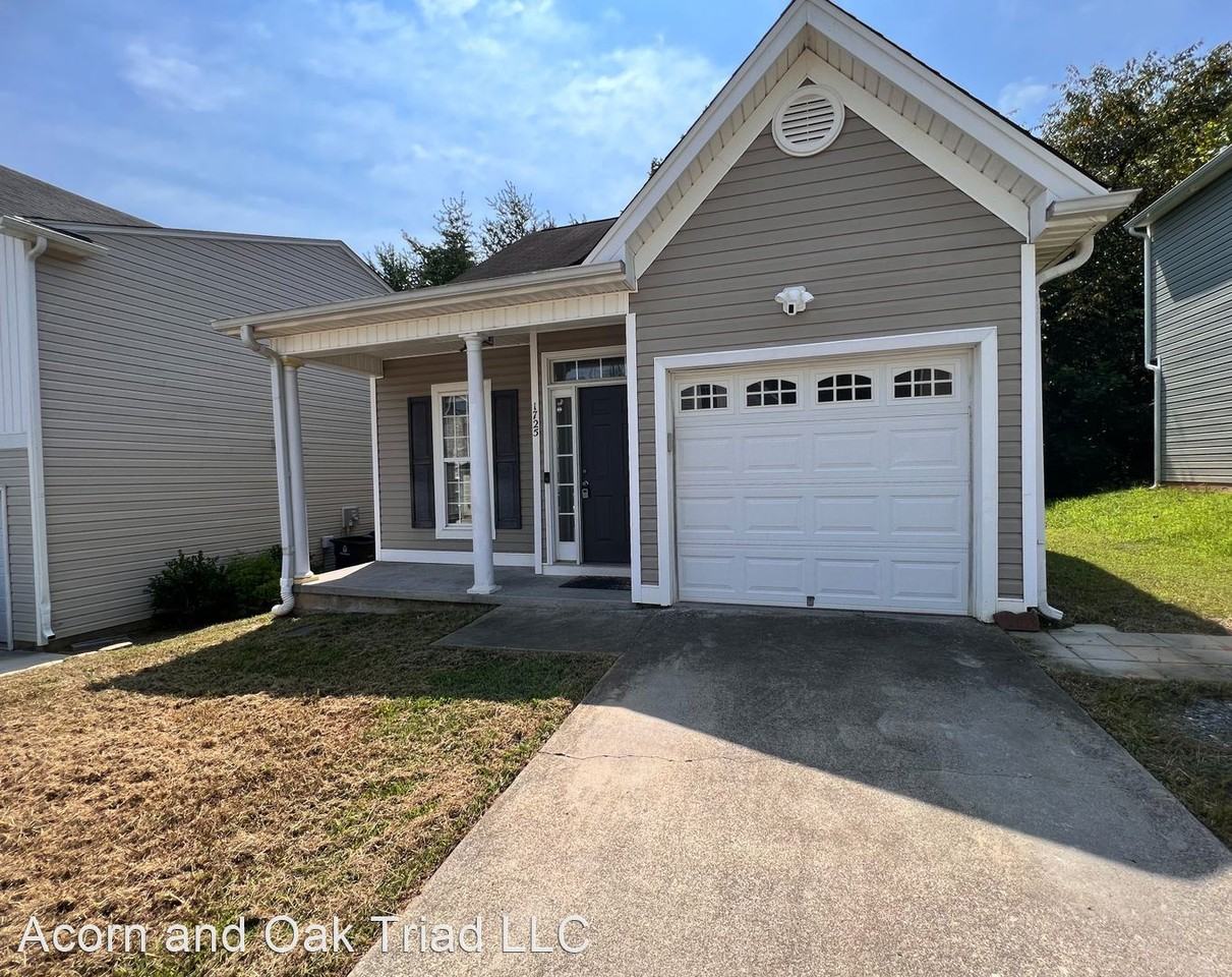 1725 Sandersted Village Cir - Photo 2 of 32