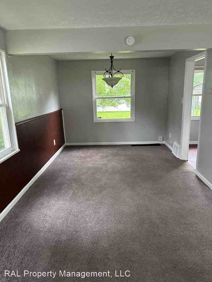 19307 Shakerwood Rd - Photo 2 of 10