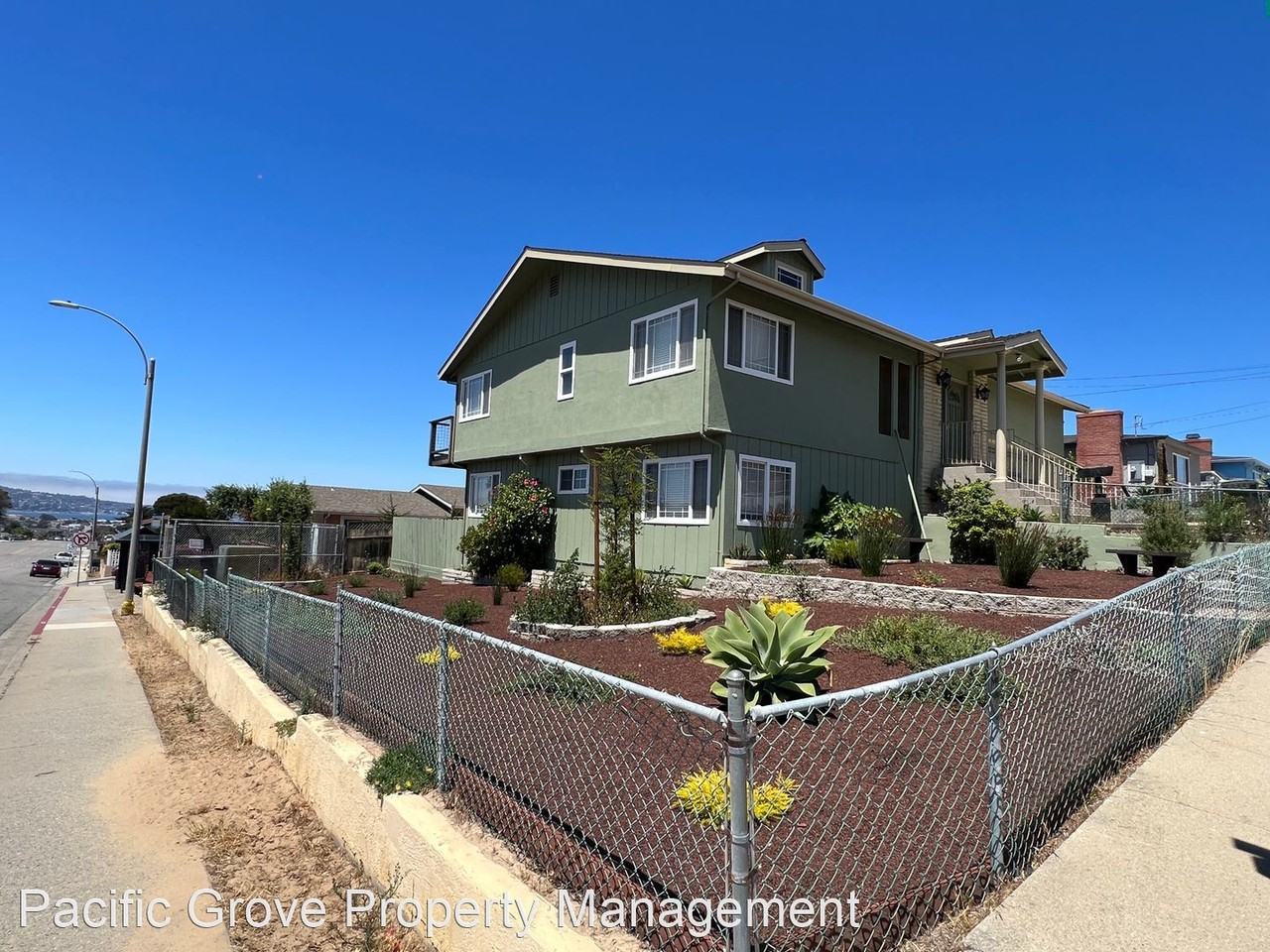 1605 Highland St - Photo 2 of 43