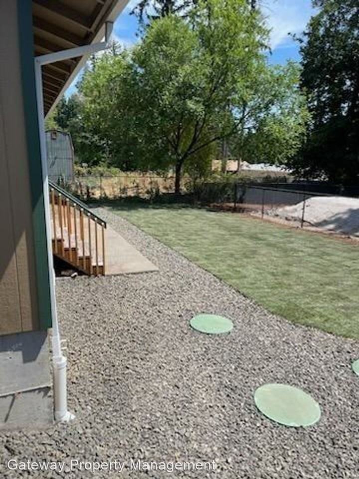 90 E Lakeshore Dr W - Photo 3 of 20