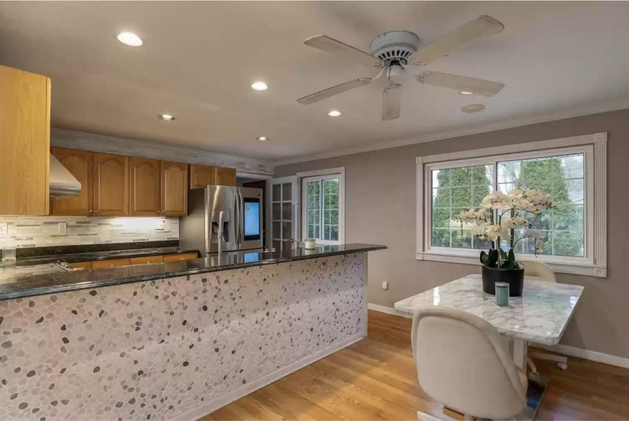 1033 N Claremont Dr #NA - Photo 2 of 14