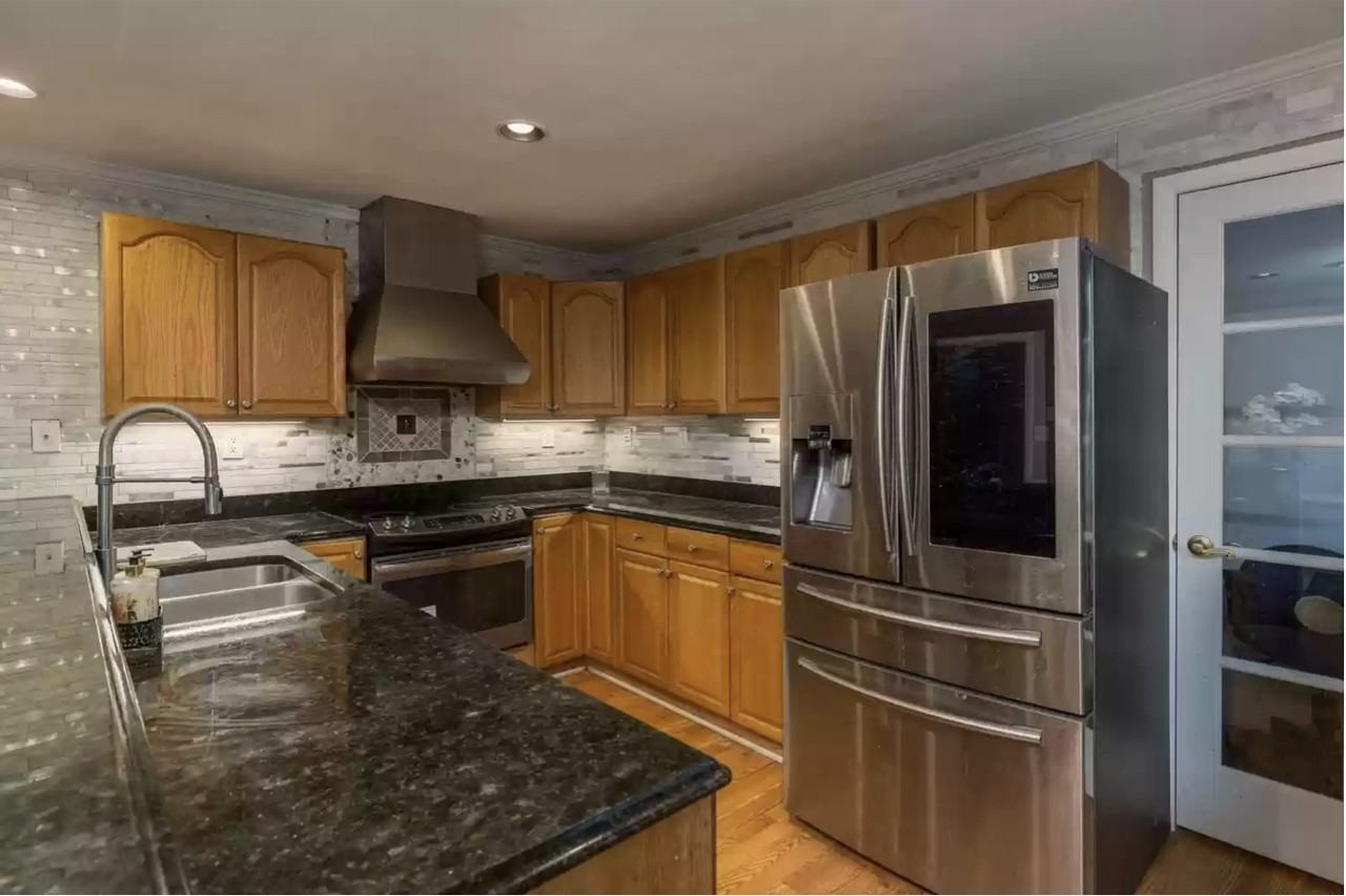 1033 N Claremont Dr #NA - Photo 3 of 14