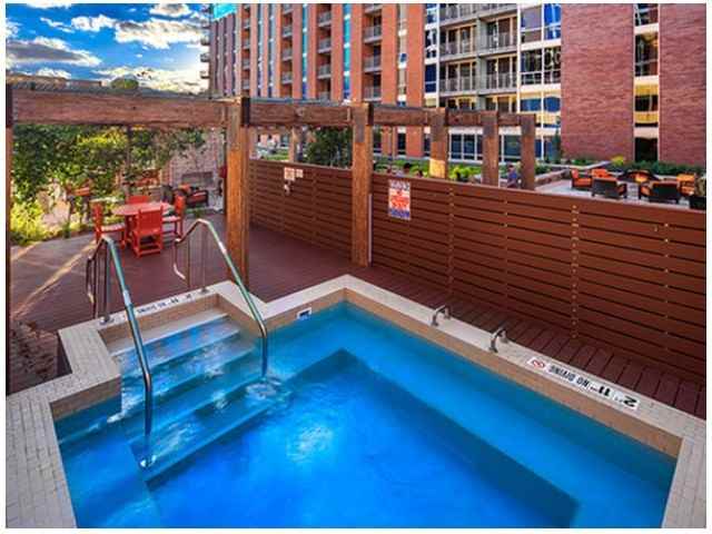 Lucky - Photo 7 of 50