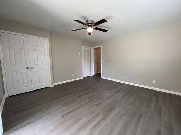 101 Corban Ave Se - Photo 3 of 10