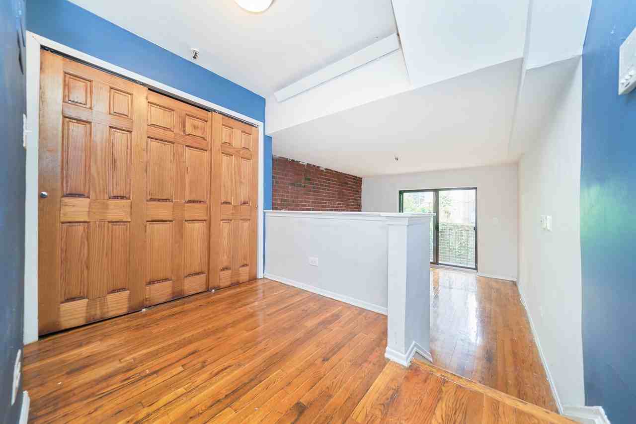 432 E 88th St #404 - Photo 5 of 7