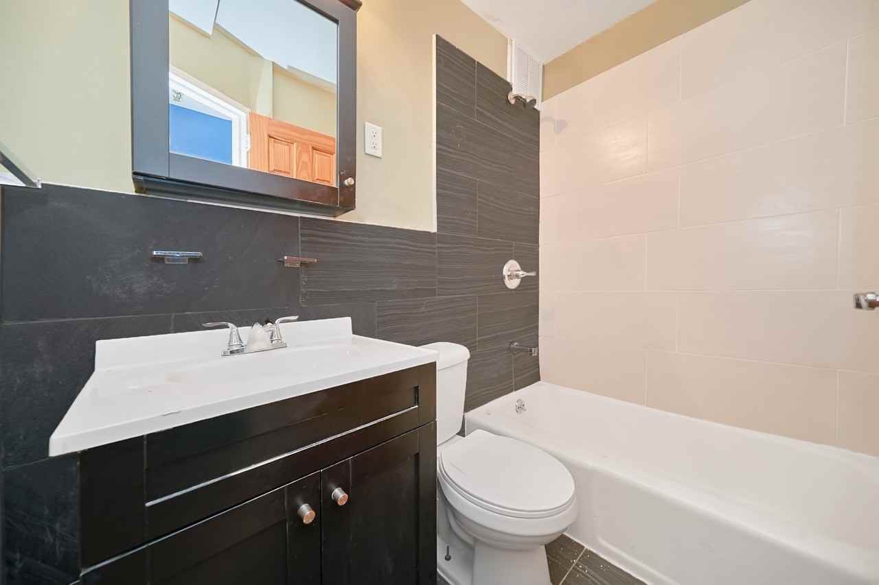 432 E 88th St #404 - Photo 7 of 7