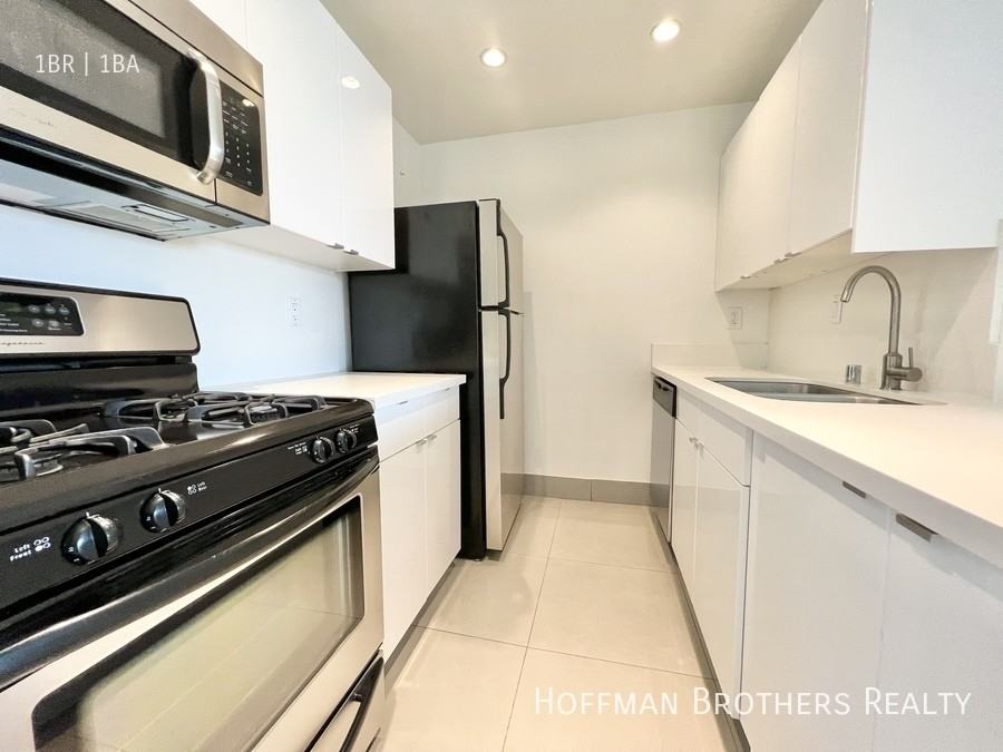 8811 Burton Way #215 - Photo 2 of 7