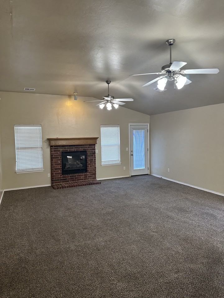 809 Beechwood Way - Photo 3 of 22