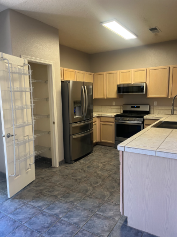 1001 Via Tomas Ne - Photo 2 of 14