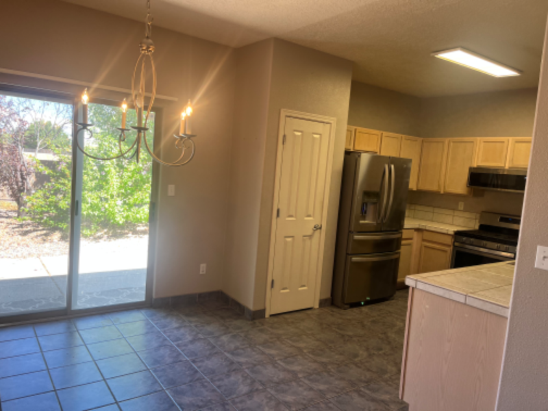 1001 Via Tomas Ne - Photo 3 of 14