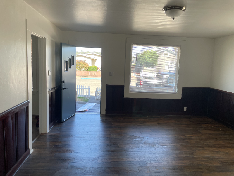 311 N Whipple St - Photo 2 of 11