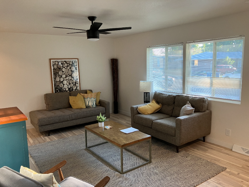1121 Alford St - Photo 3 of 19