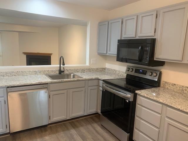 212 Barrington Ct - Photo 2 of 20