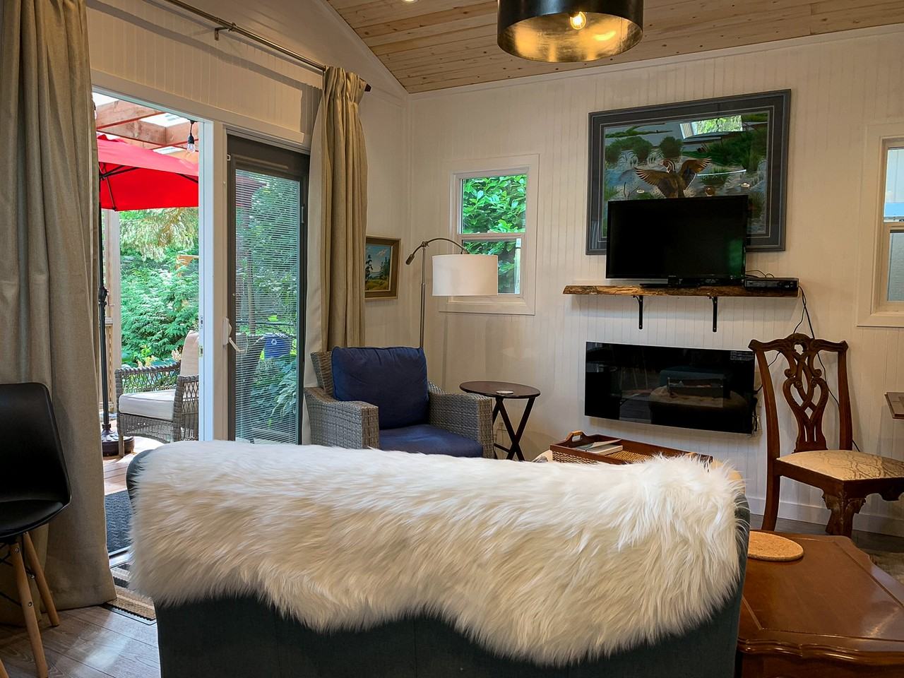 1249 Judge Place - Photo 3 of 5