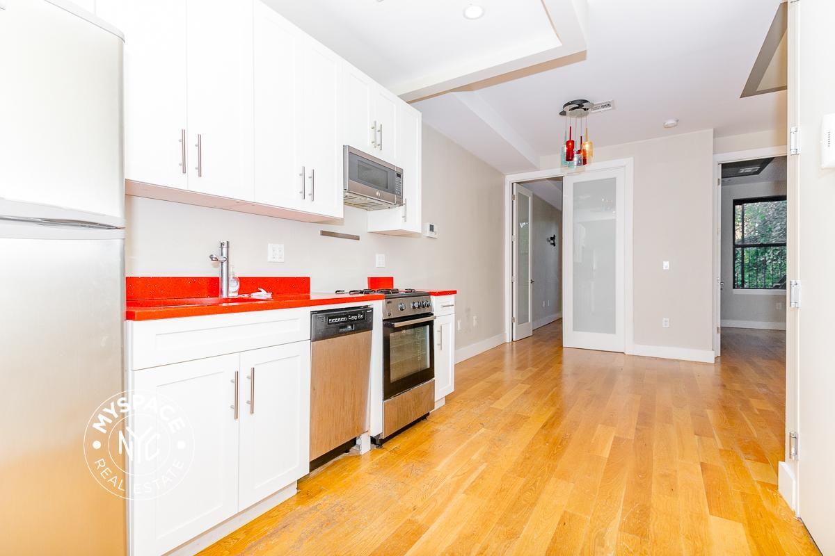 250 Melrose St #2L - Photo 3 of 12