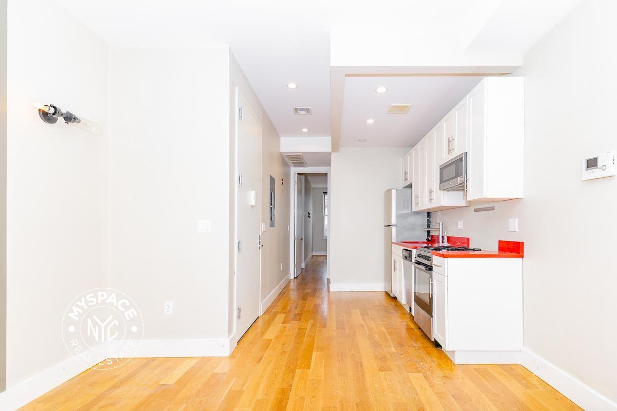 250 Melrose St #2L - Photo 5 of 12