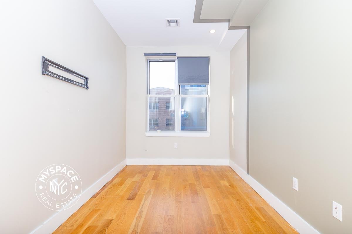 250 Melrose St #2L - Photo 6 of 12