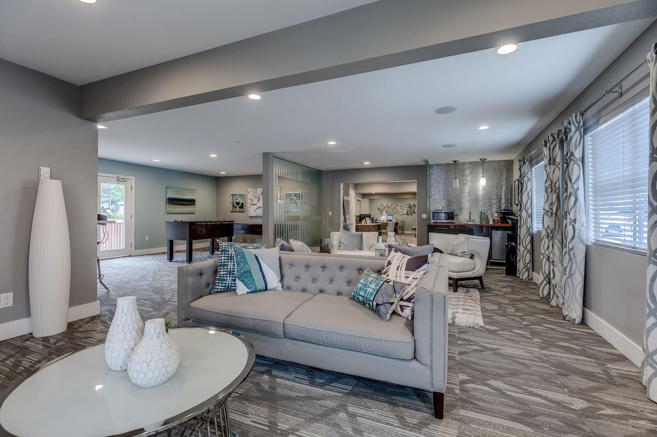 RENTON SAGE APARTMENTS - Photo 7 of 21