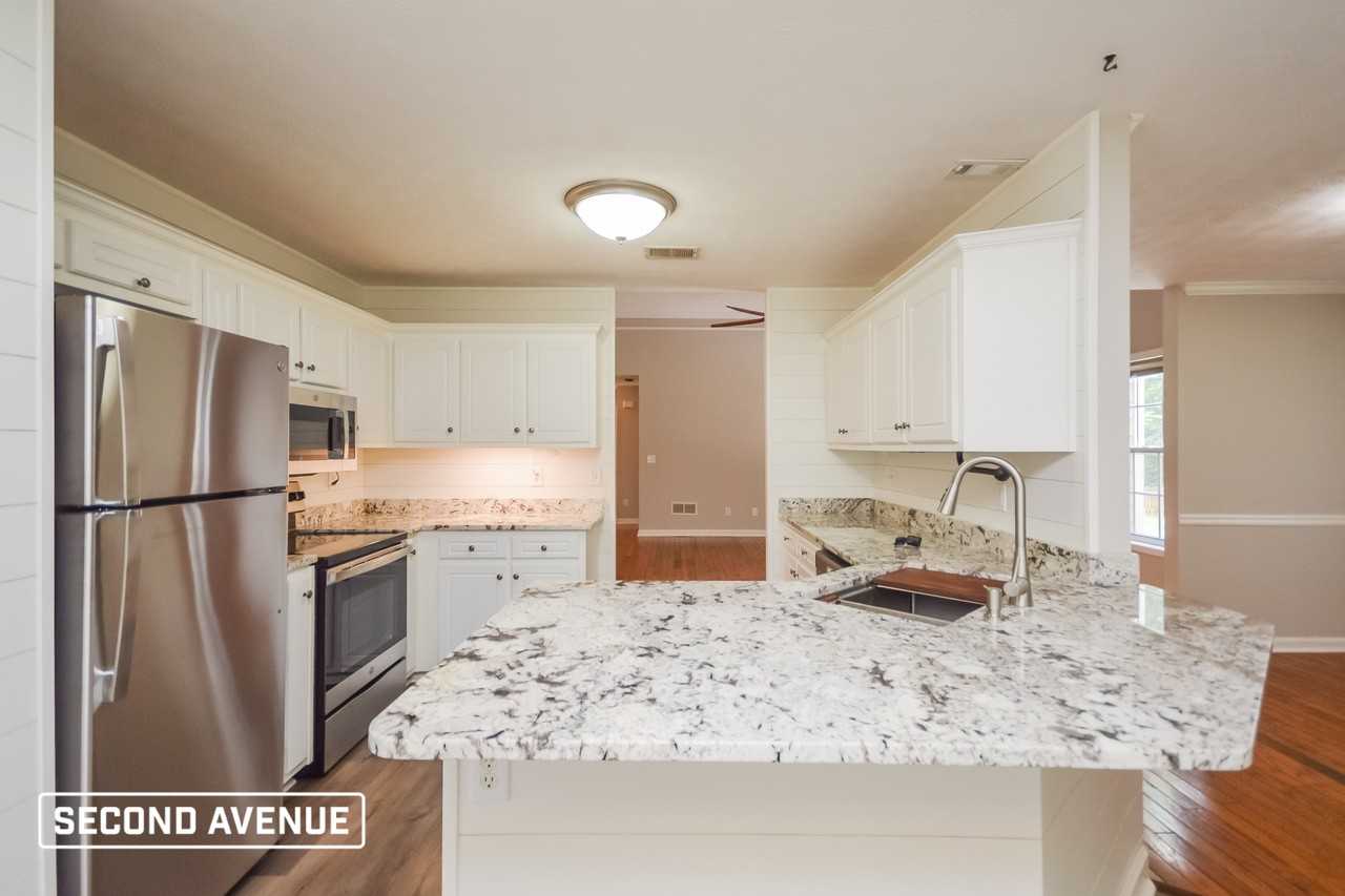 125 Flowers Dr - Photo 2 of 17