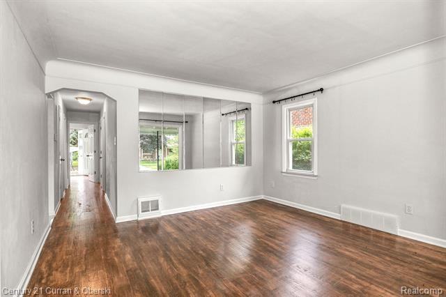 3716 Academy St - Photo 2 of 15