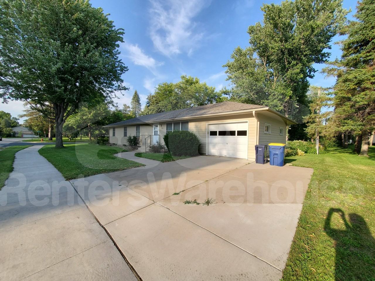 1301 Division St S - Photo 2 of 10