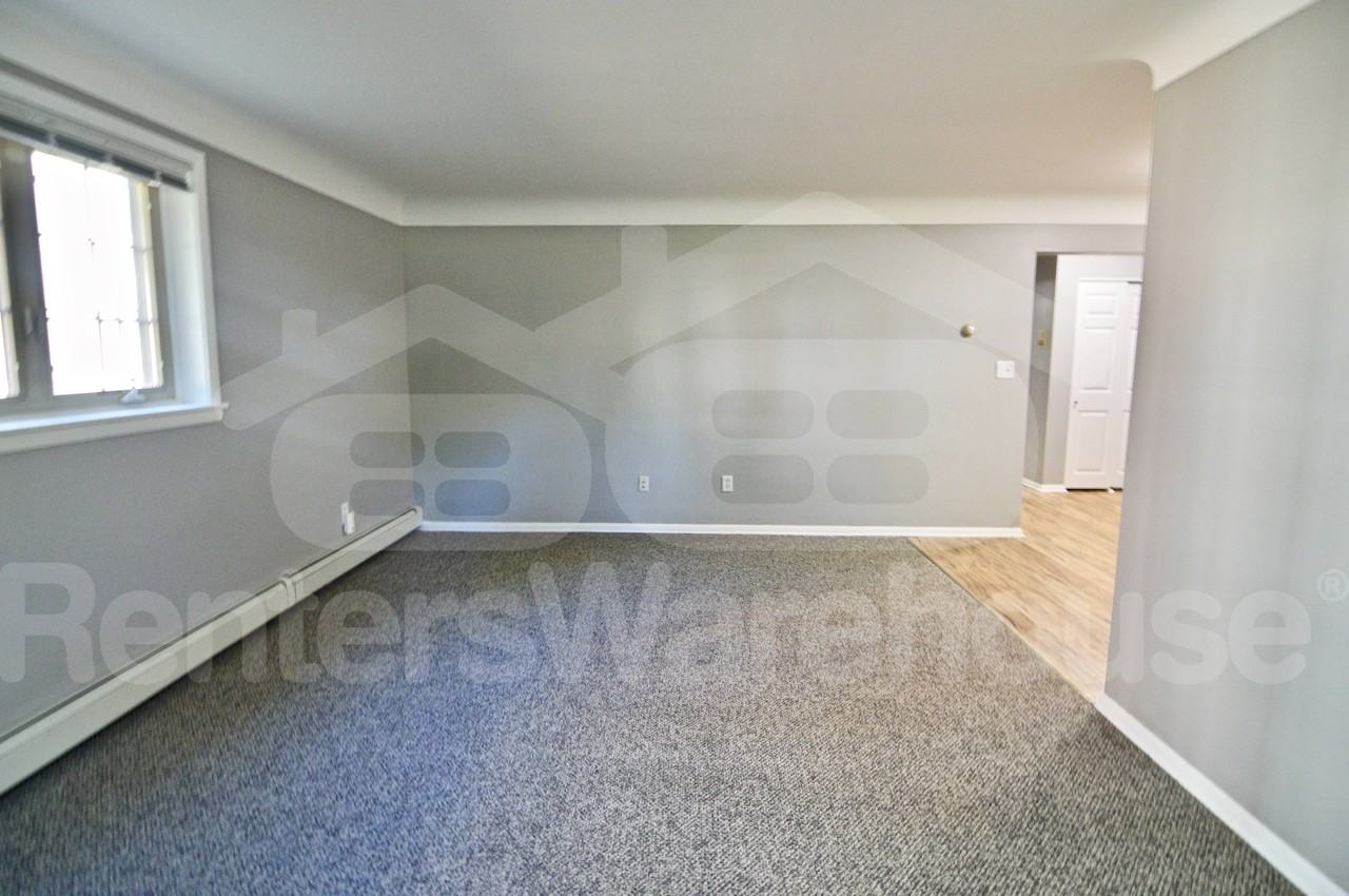 4445 Chowen Ave S #10 - Photo 3 of 9