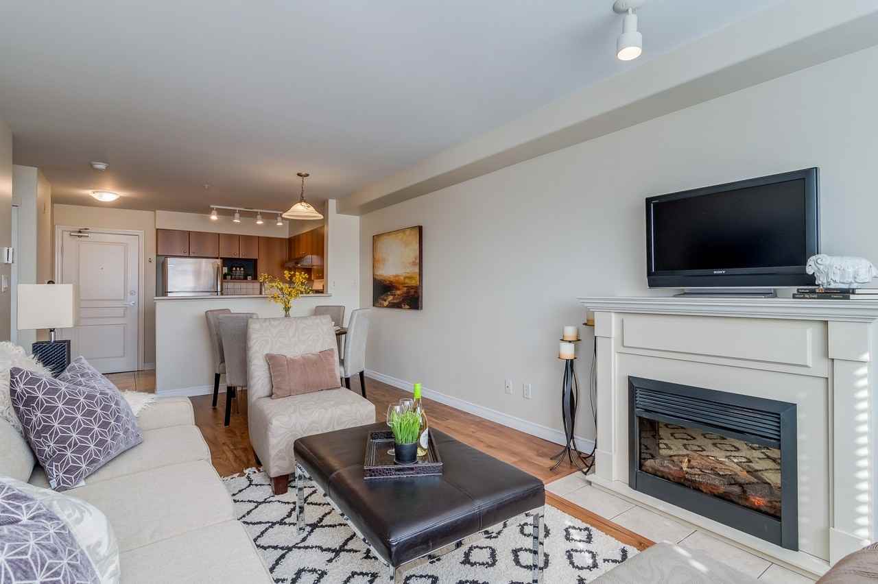 Langley Apts - Photo 5 of 17