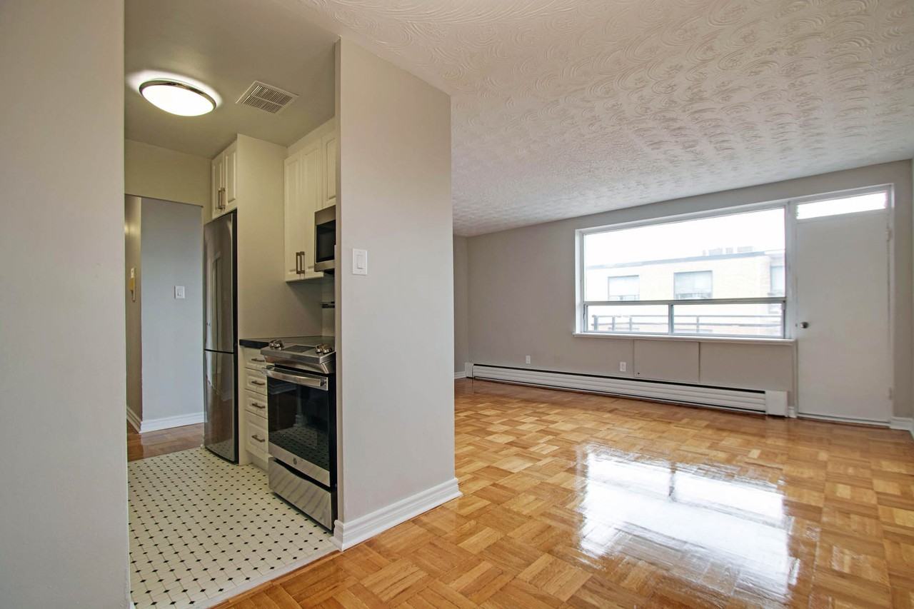 837 Roselawn Avenue - Photo 3 of 5