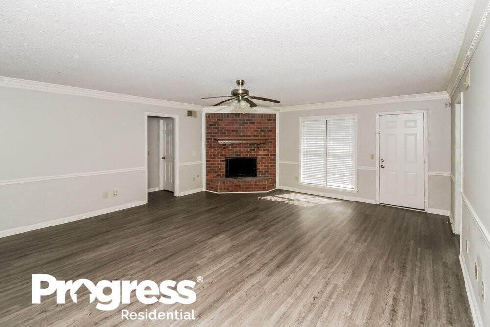 4580 Blandford Dr - Photo 3 of 16