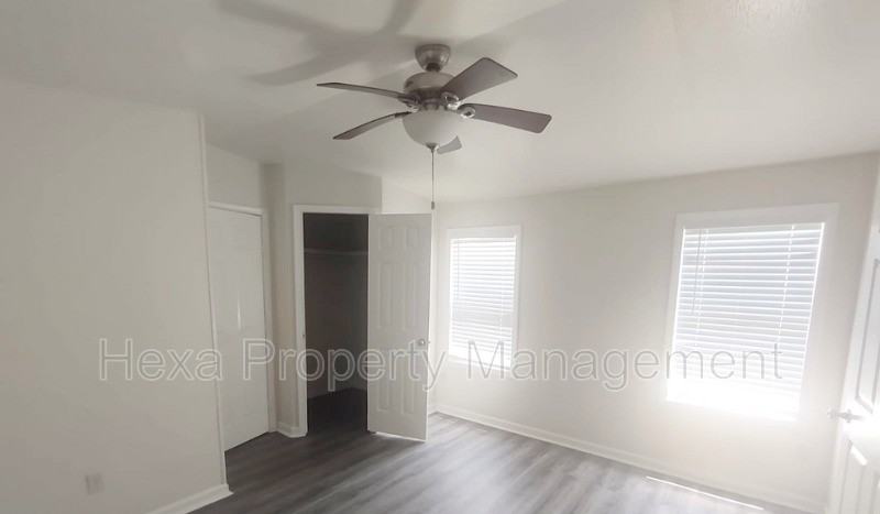 2511 Farm To Marketrd N - Photo 3 of 23