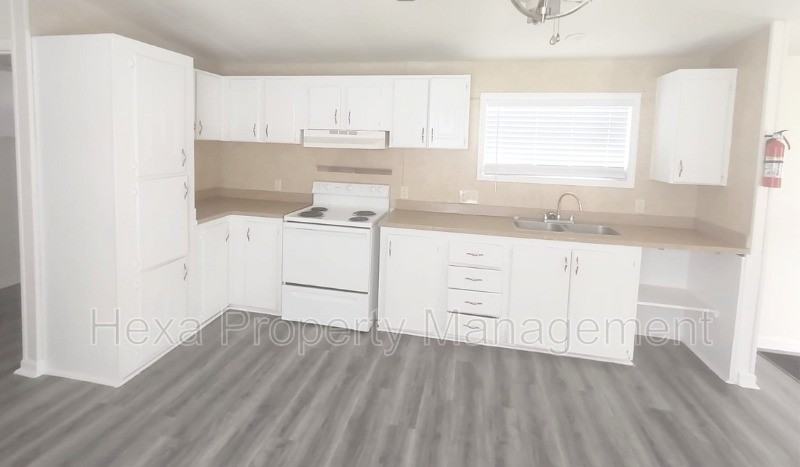 2511 Farm To Marketrd N - Photo 4 of 23