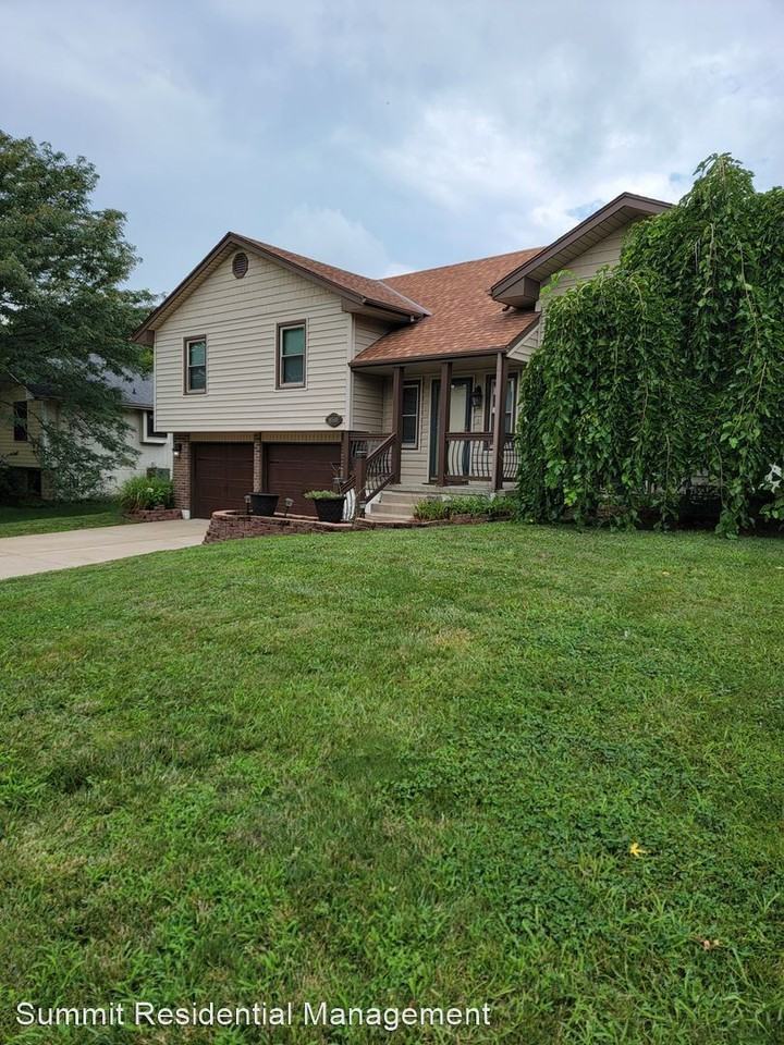 18500 E Arrowhead Ln - Photo 3 of 12