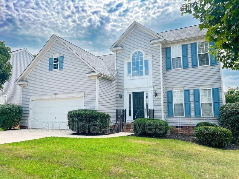223 Highgate Cir - Photo 2 of 27