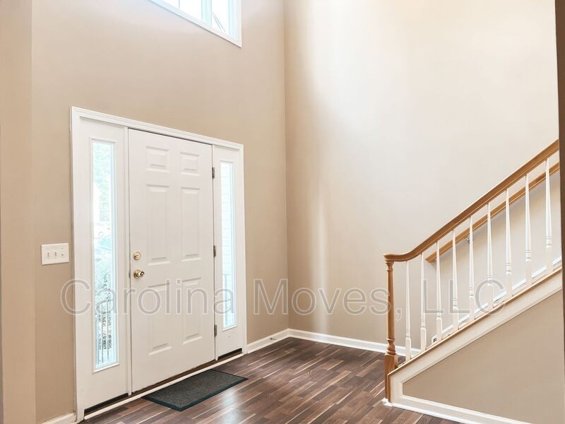 223 Highgate Cir - Photo 3 of 27