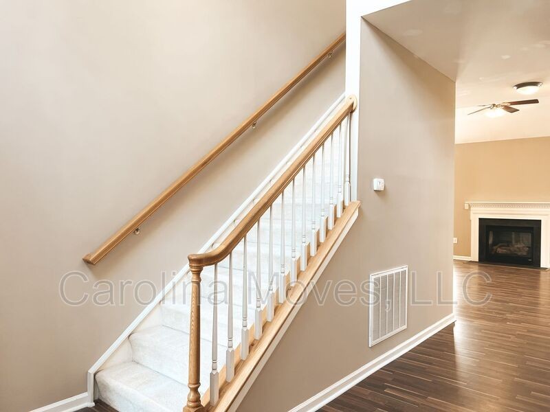 223 Highgate Cir - Photo 4 of 27