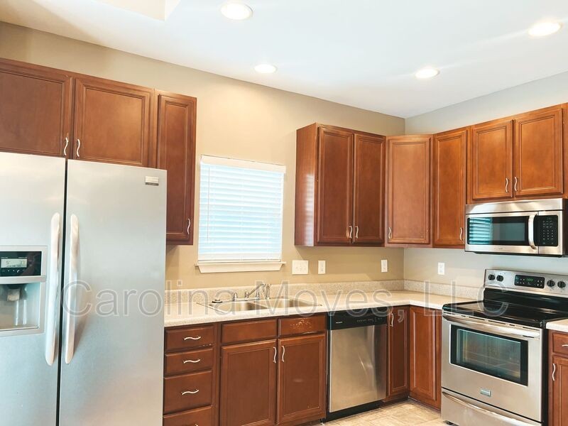 223 Highgate Cir - Photo 7 of 27