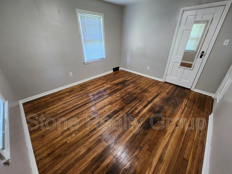 3112 Harrison Ave - Photo 6 of 9