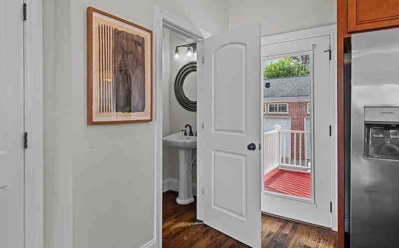 1813 Greene St - Photo 2 of 22