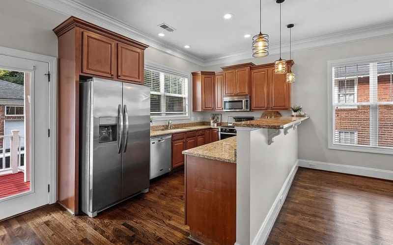 1813 Greene St - Photo 3 of 22