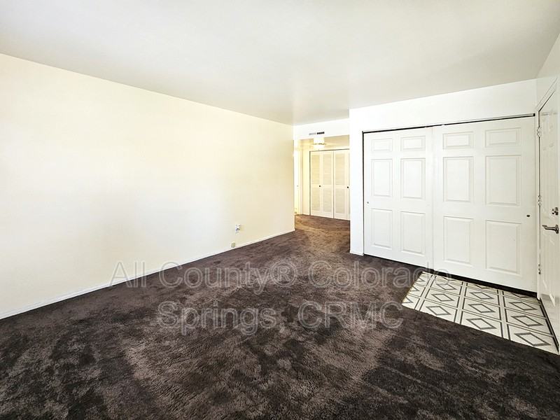 1129 Cree Dr #C - Photo 2 of 15
