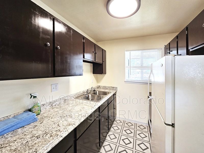 1129 Cree Dr #C - Photo 5 of 15