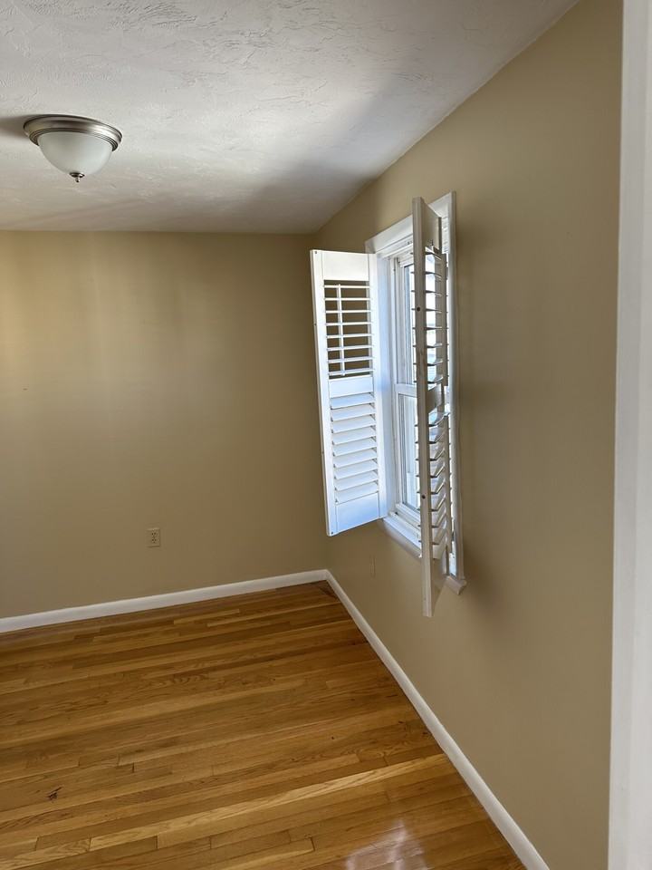 5A Grimes St #2 - Photo 4 of 6