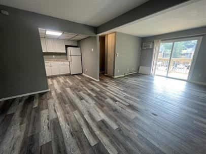 557 Ashland Avenue - Photo 3 of 18