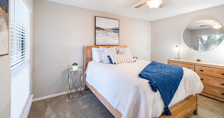 Captain's Landing Apartments - Photo 3 of 42