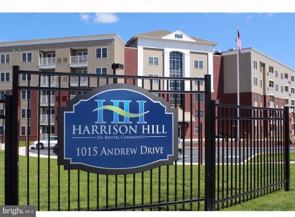 1015 Andrew Drive - Photo 2 of 22