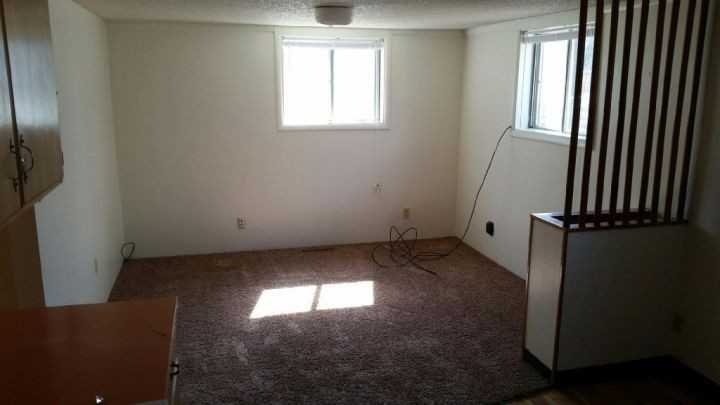 827 Poly Dr - Photo 2 of 4