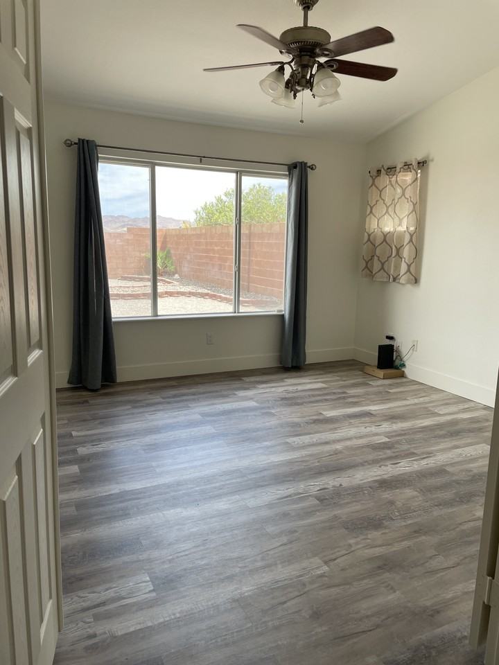 838 Grape Vine Ave - Photo 5 of 10